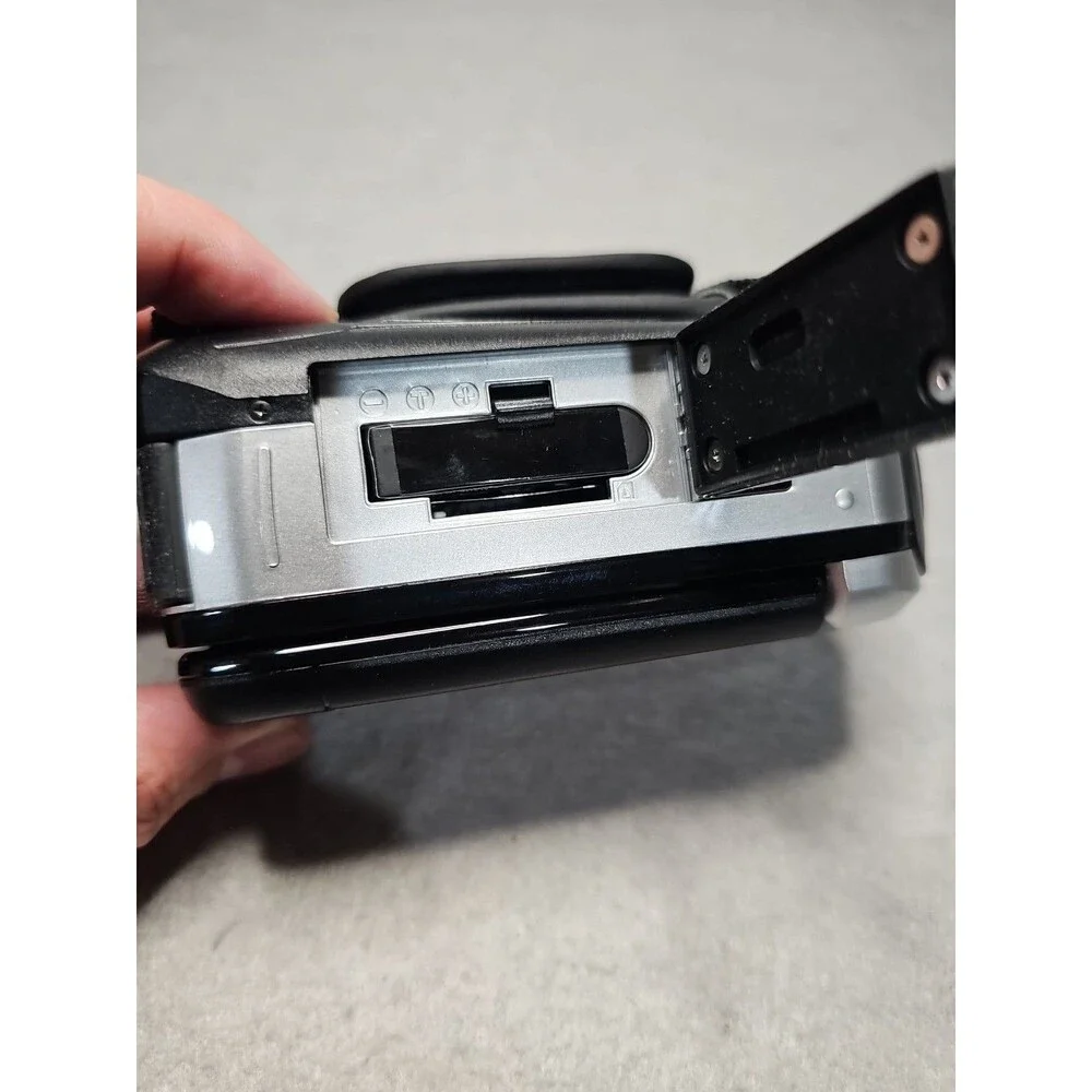 DXG-5B1V HD Sportster High Definition Waterproof Camcorder Camera & Battery Only